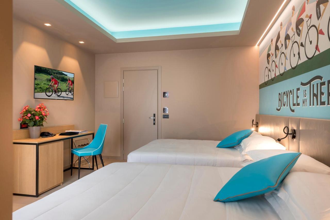 Hotel Adlon - Fronte Mare Riccione Ngoại thất bức ảnh