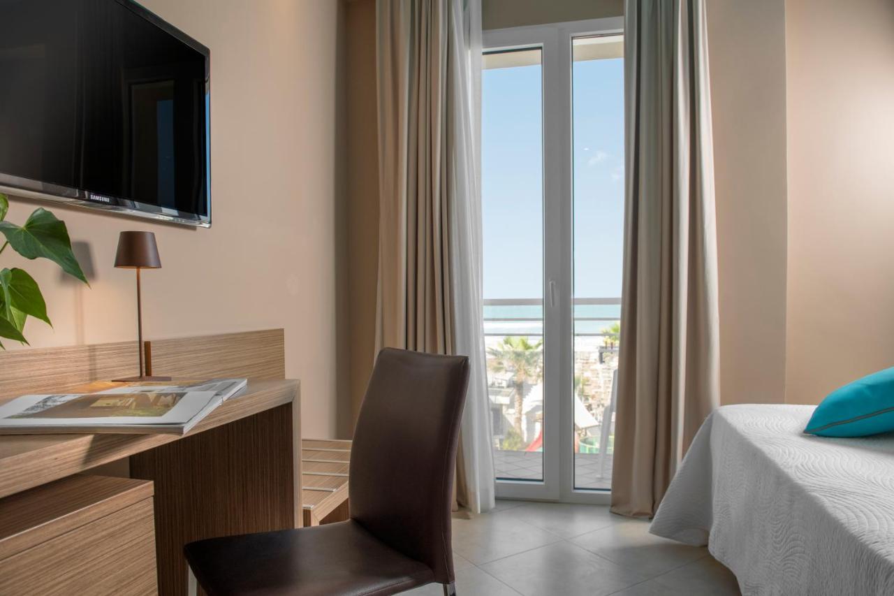 Hotel Adlon - Fronte Mare Riccione Ngoại thất bức ảnh