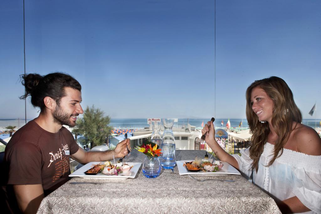 Hotel Adlon - Fronte Mare Riccione Ngoại thất bức ảnh
